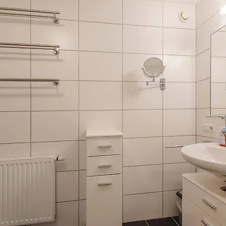 Tom & Jeri - 2 By Interhome