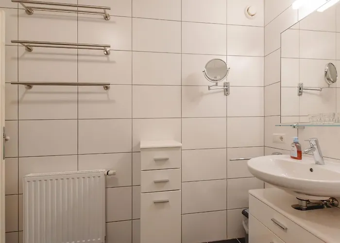 Tom & Jeri - 2 By Interhome